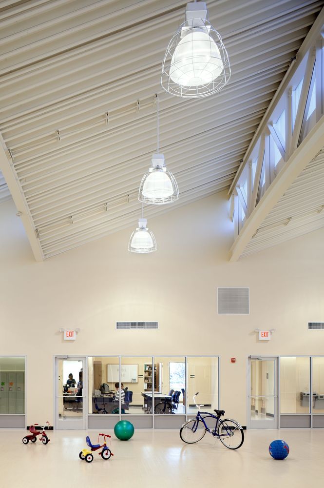 The Edgeless School